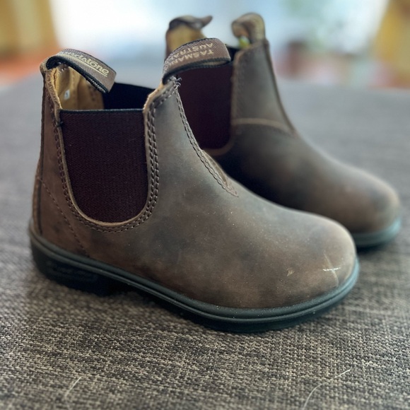 Blundstone Brown Chelsea Boots with Elastic Panels - Picture 10 of 10